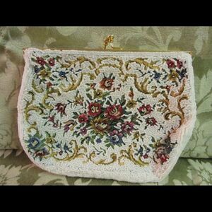 Vintage retro beaded purse from Fine Arts floral design